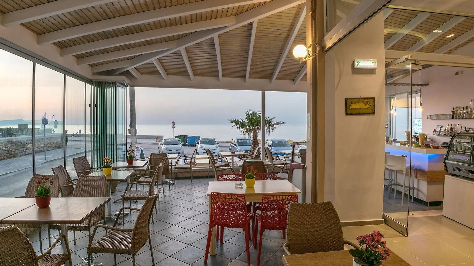 Pearl Seabreeze Suites Rethymno  Aparthotel