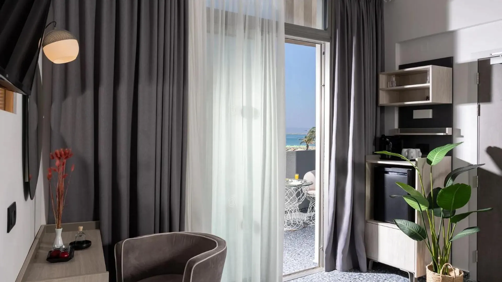 *** Aparthotel Pearl Seabreeze Suites Rethymno  Greece