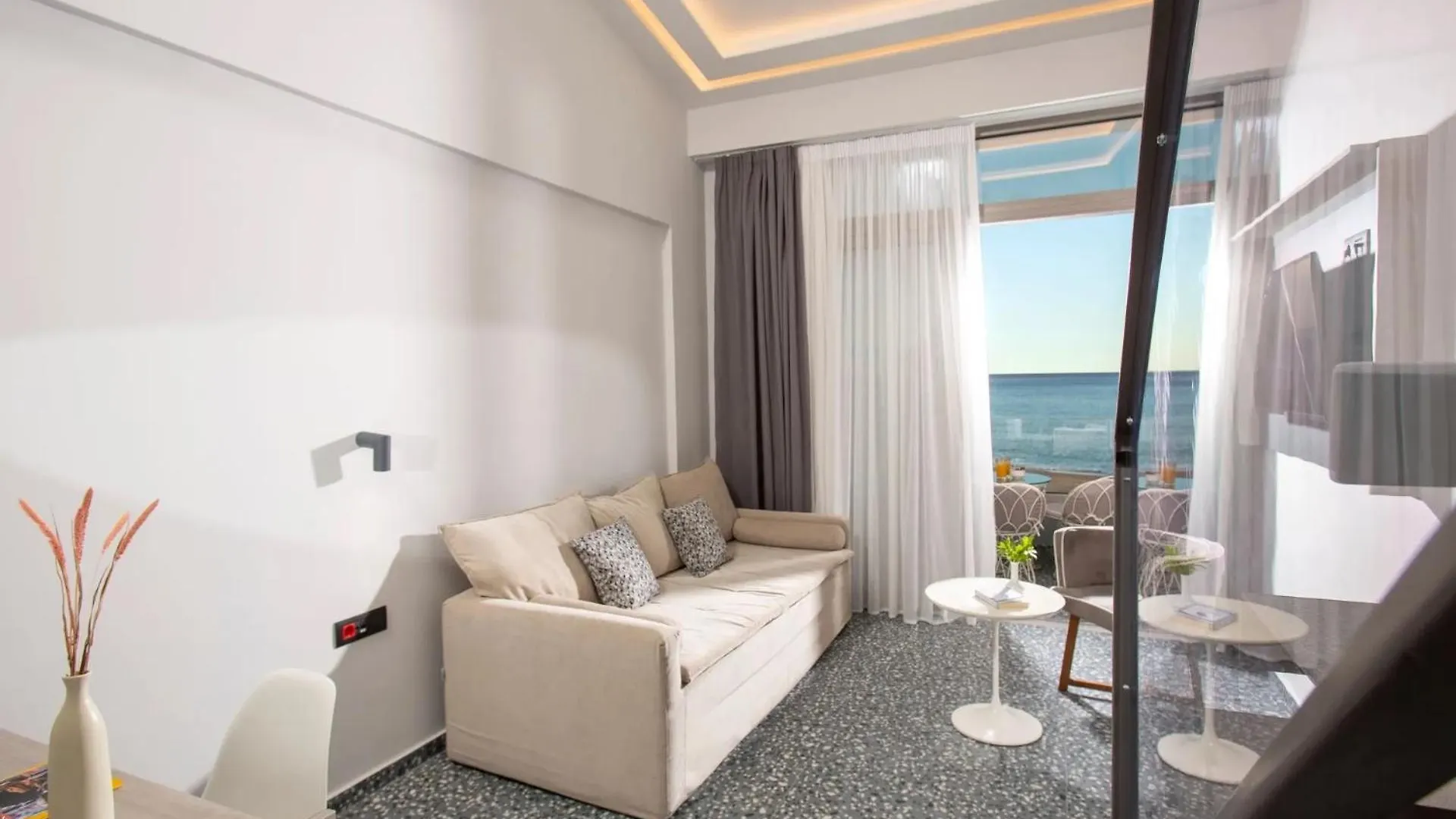 Pearl Seabreeze Suites Rethymno  Aparthotel Rethymno (Crete)
