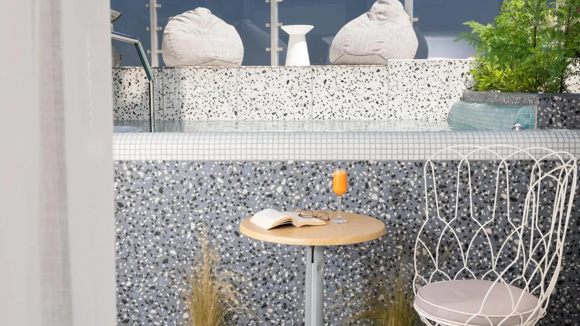 *** Aparthotel Pearl Seabreeze Suites Rethymno  Greece