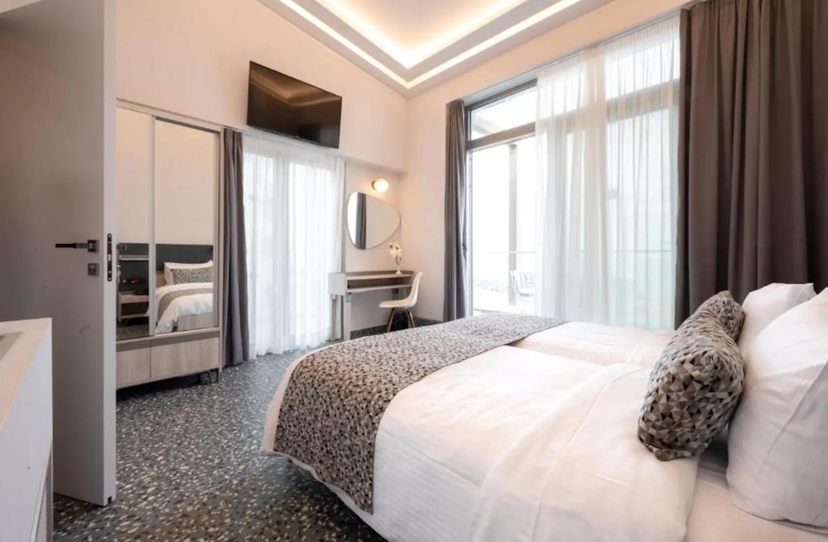 *** Aparthotel Pearl Seabreeze Suites Rethymno  Greece