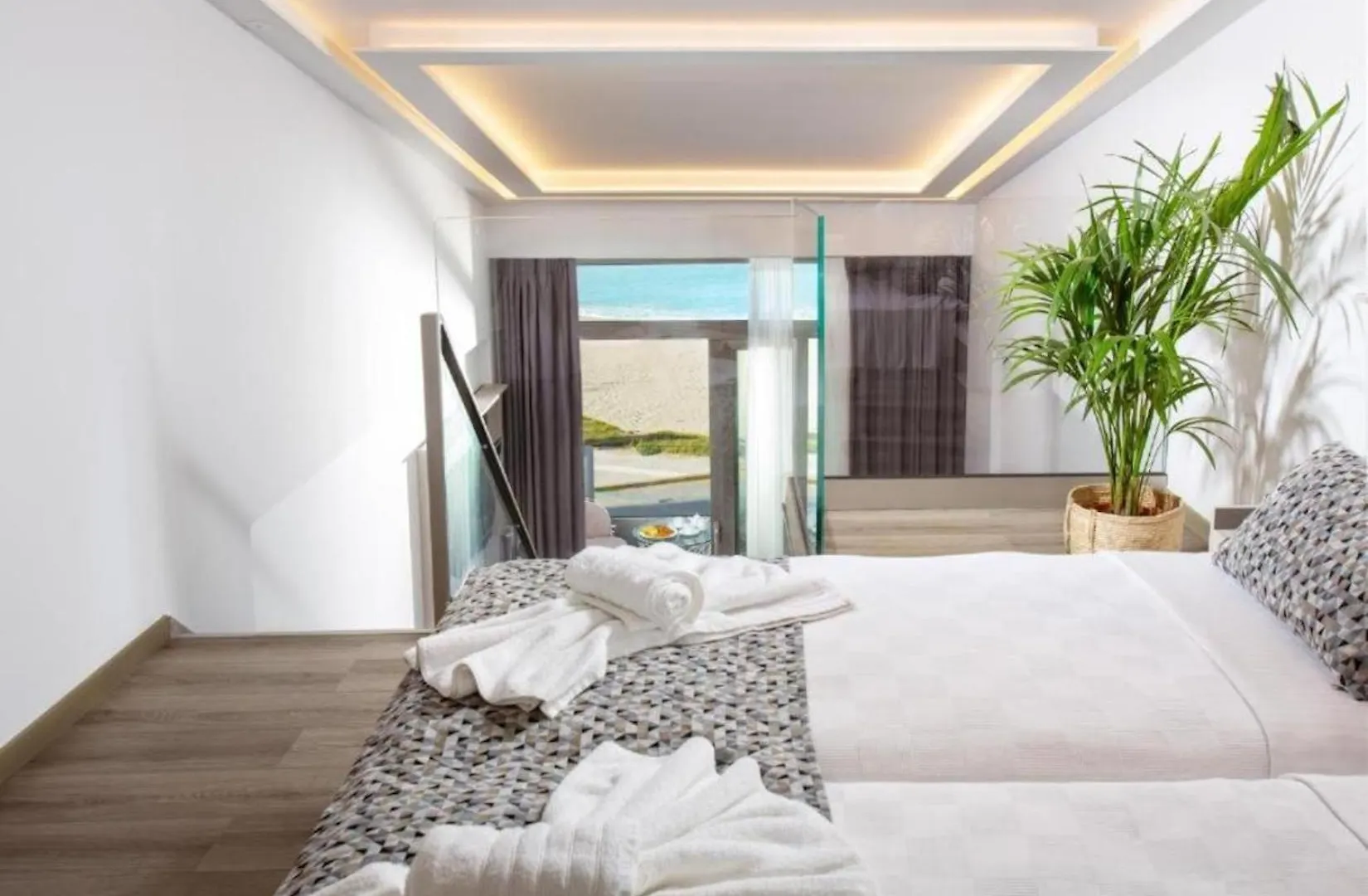 Pearl Seabreeze Suites Rethymno  Aparthotel Rethymno (Crete)