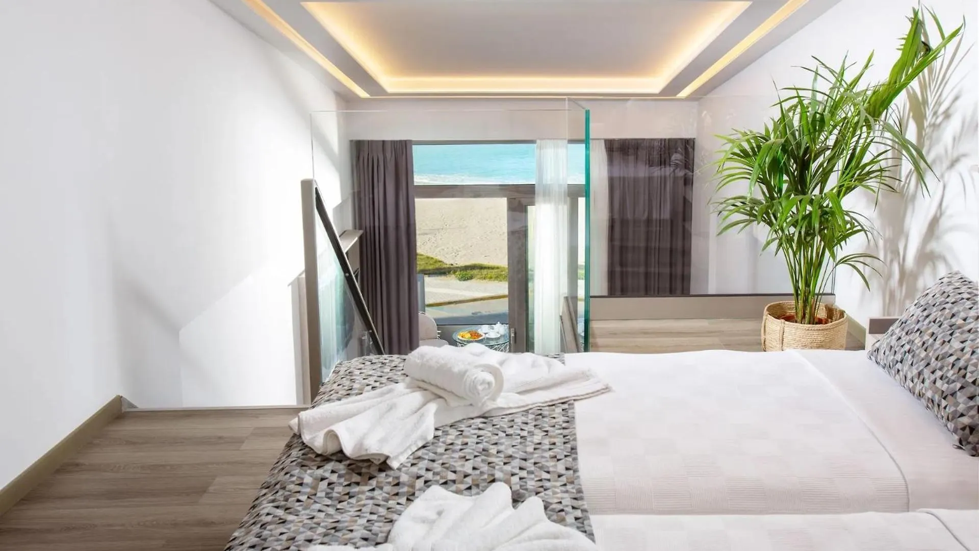 Pearl Seabreeze Suites Rethymno  3*, Rethymno (Crete) Greece