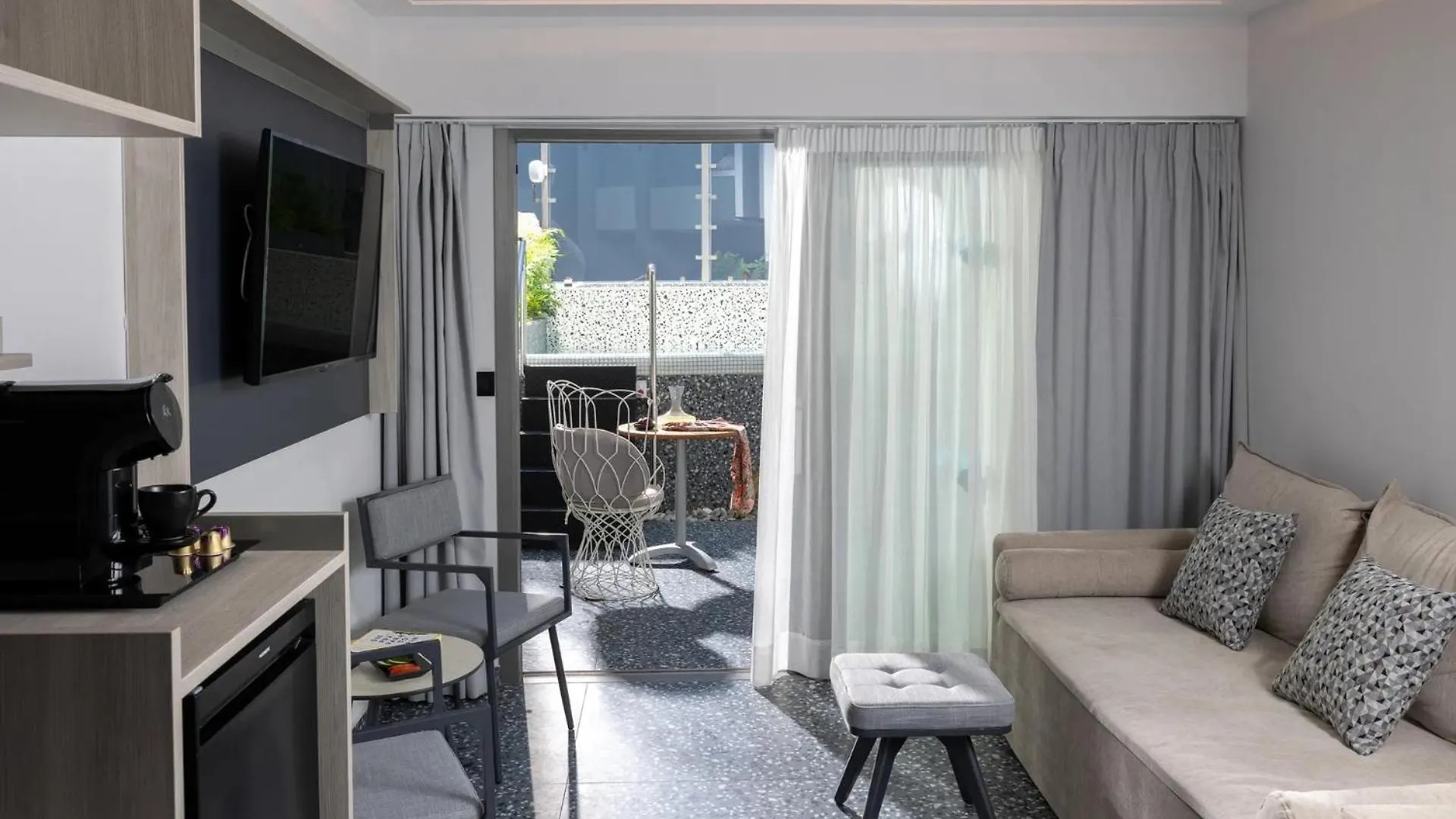 Pearl Seabreeze Suites Rethymno  Aparthotel Rethymno (Crete)
