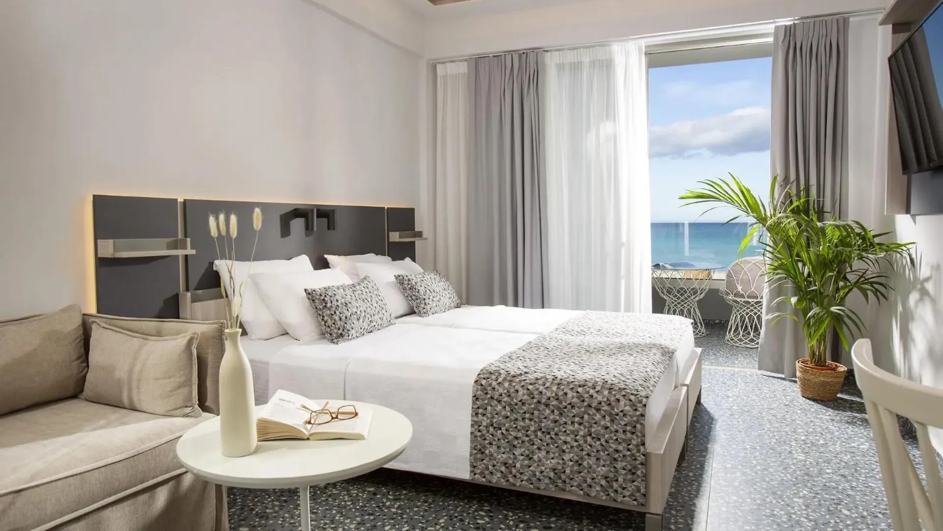 Pearl Seabreeze Suites Rethymno  3*, Rethymno (Crete)