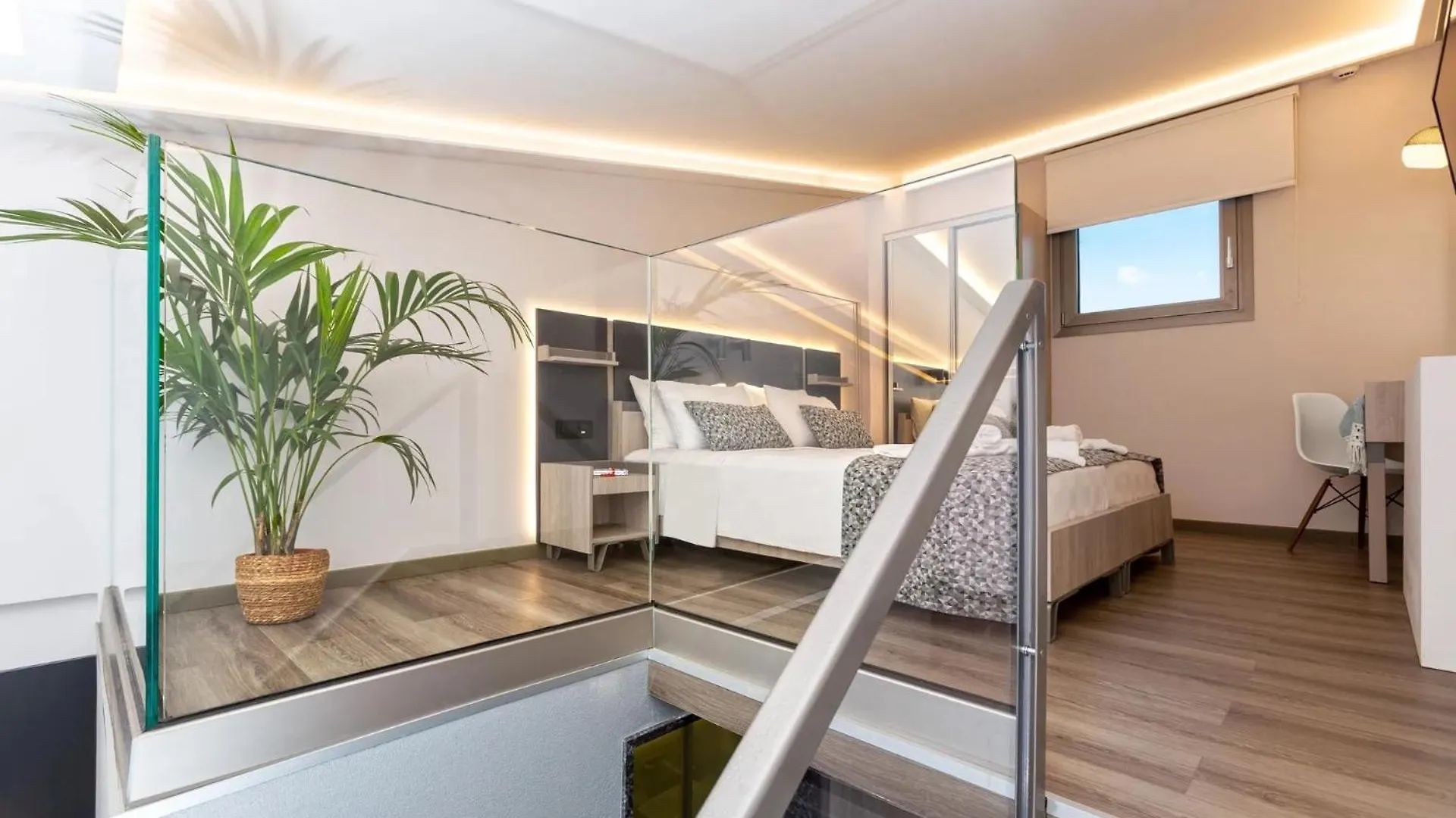 Pearl Seabreeze Suites Rethymno  3*, Rethymno (Crete)