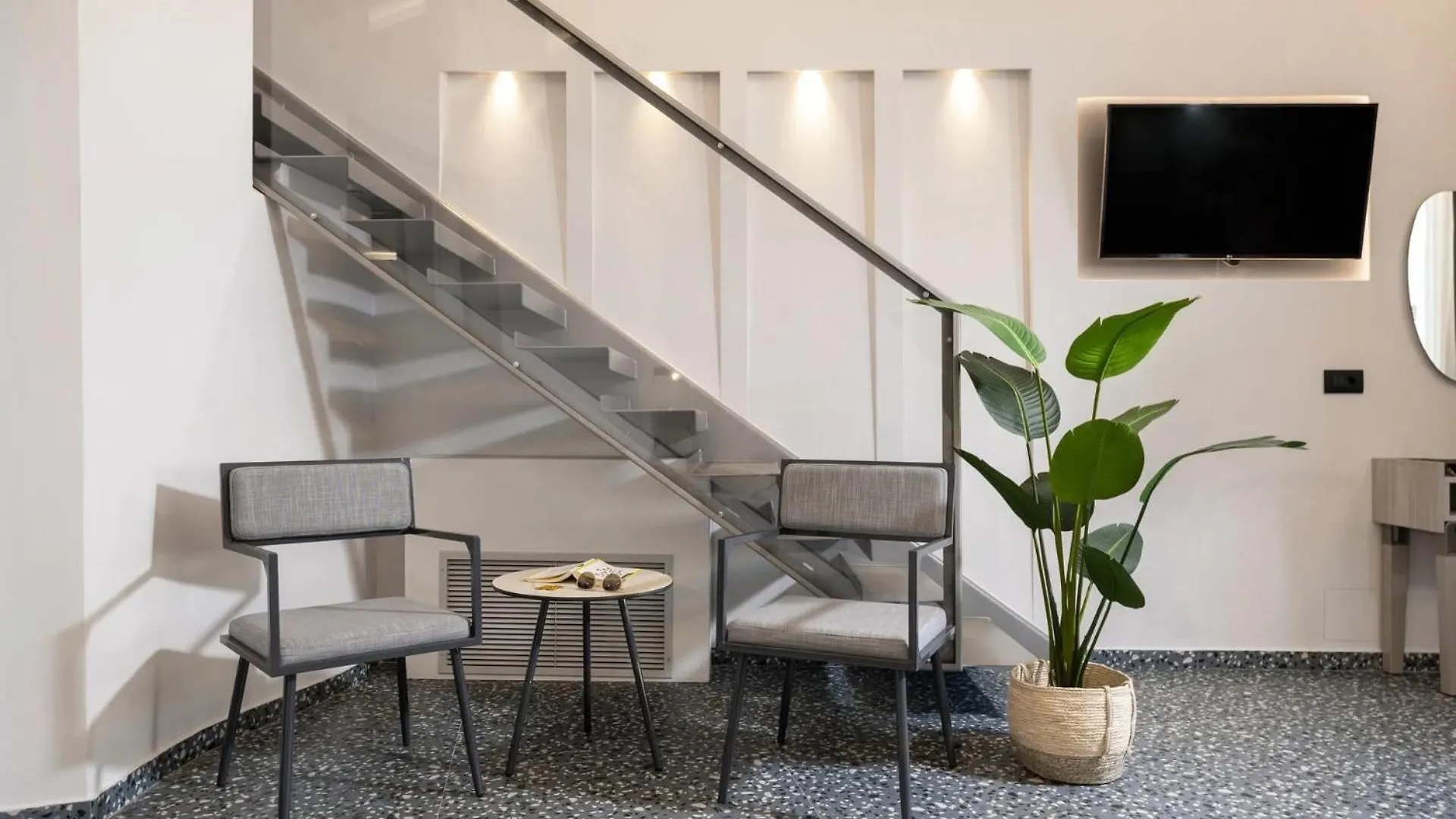 Pearl Seabreeze Suites Rethymno  Aparthotel