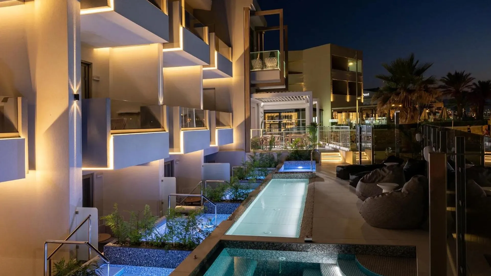 Pearl Seabreeze Suites Rethymno  Aparthotel