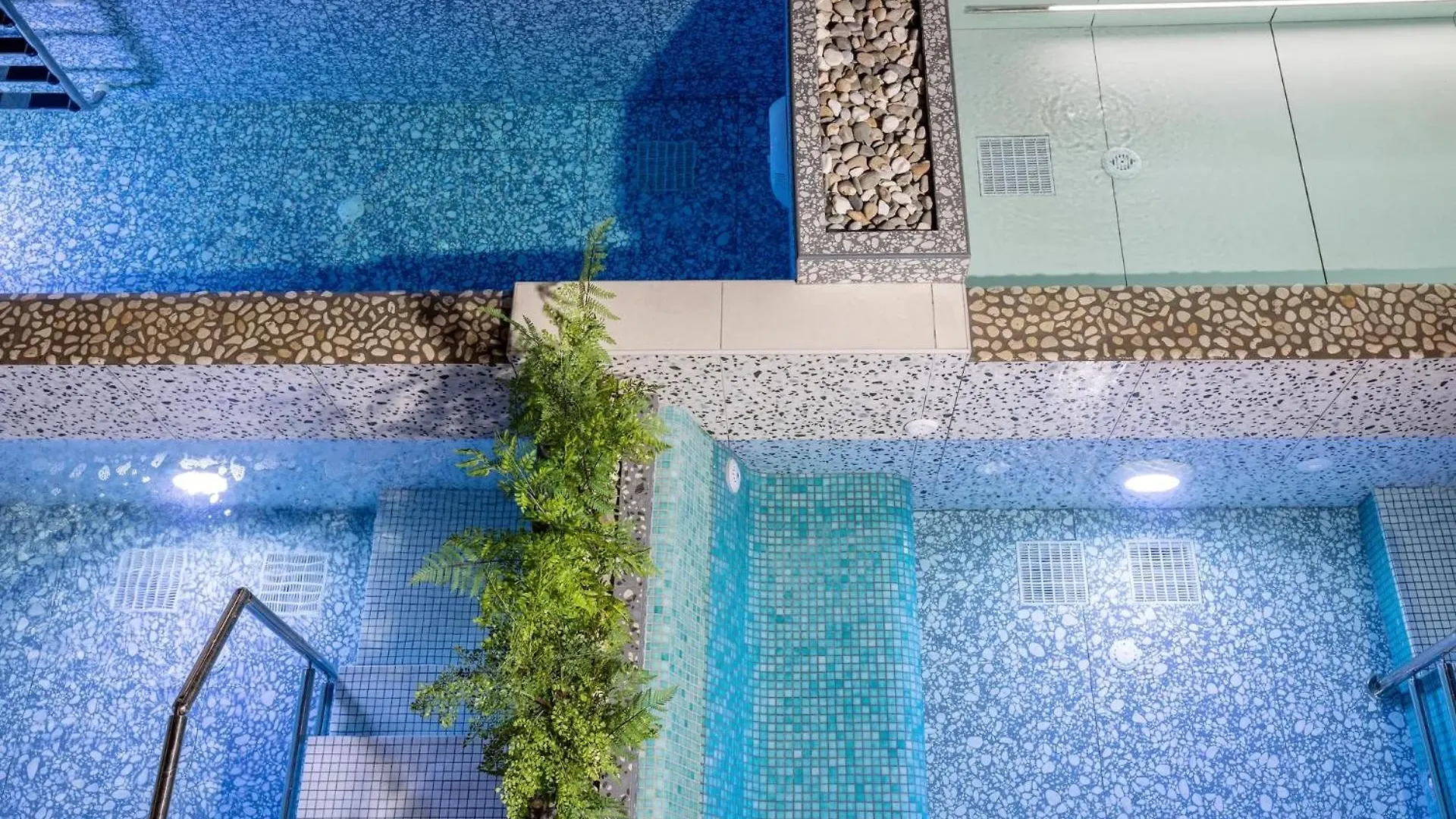 Pearl Seabreeze Suites Rethymno